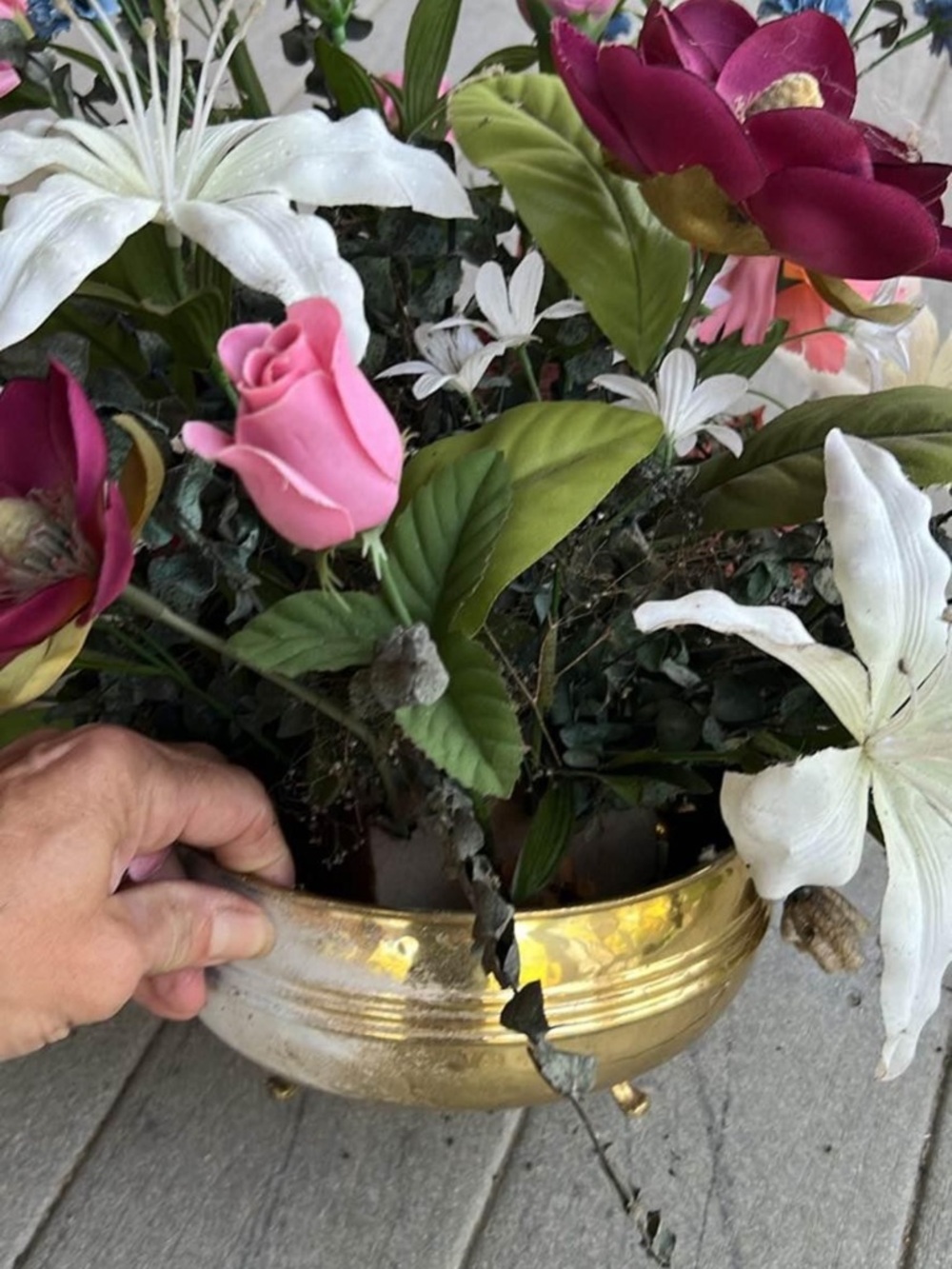 20"x20"Artificial Pink/White/Blue Faux Floral Centerpiece Arrangement Brass Pot - Picture 2 of 5